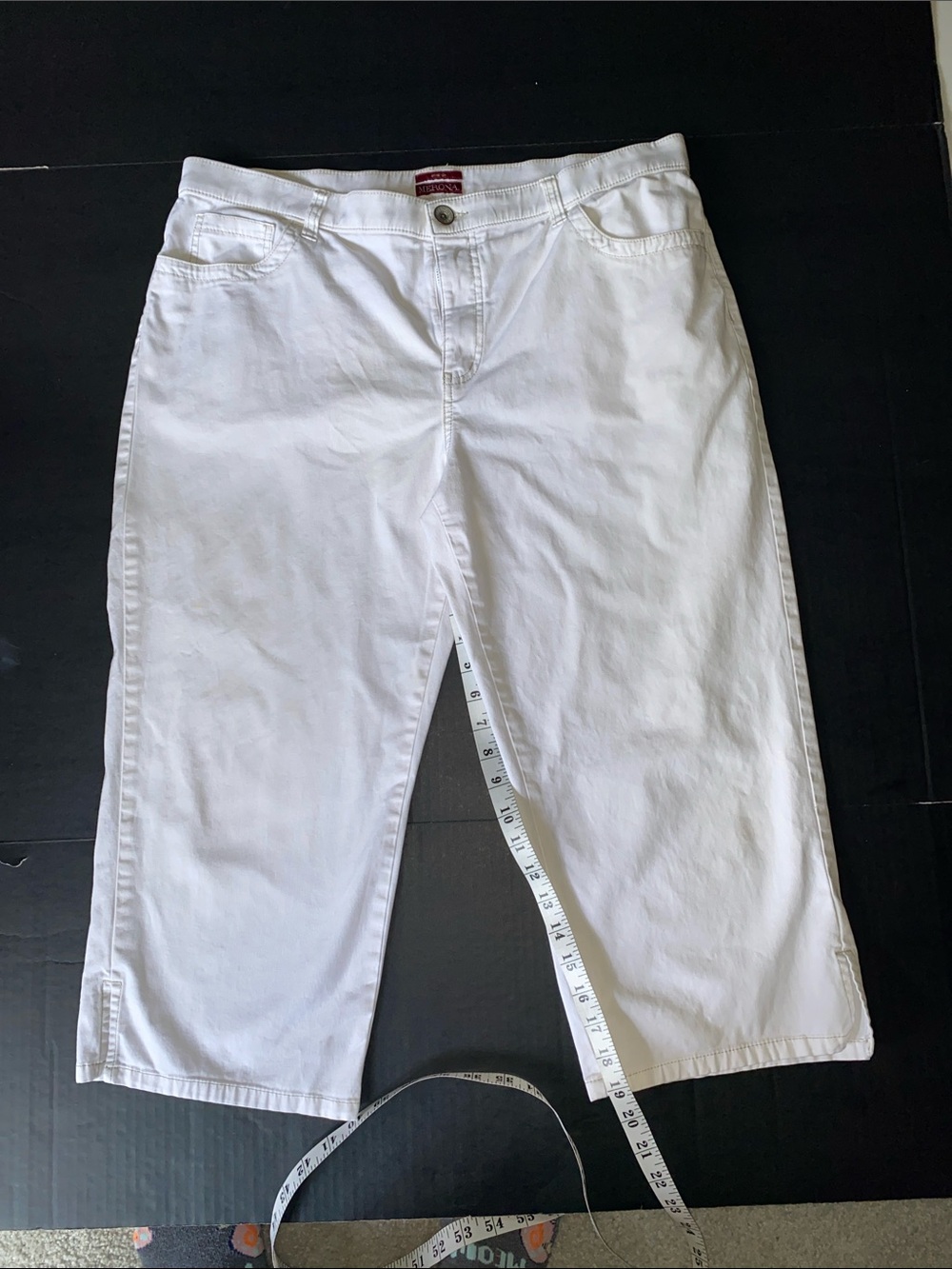 Merona White Cropped Capris